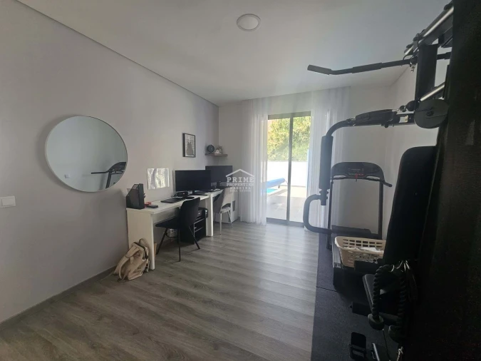 Moradia T4 para Venda em Ribeira Brava Foto 9