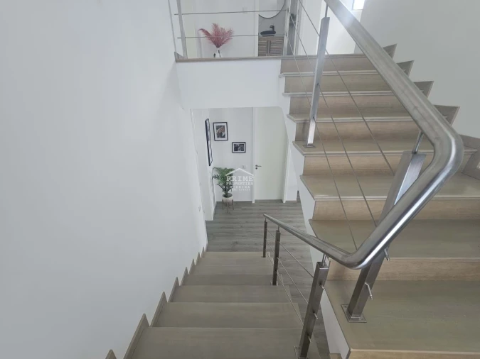 Moradia T4 para Venda em Ribeira Brava Foto 14