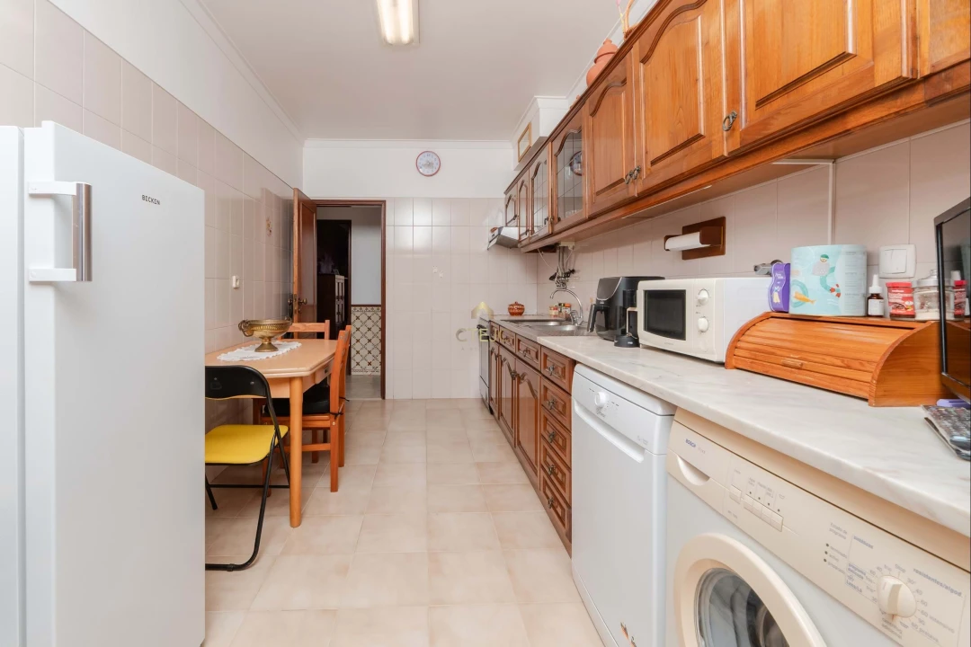 Apartamento T3 para Venda em Odivelas Foto 1