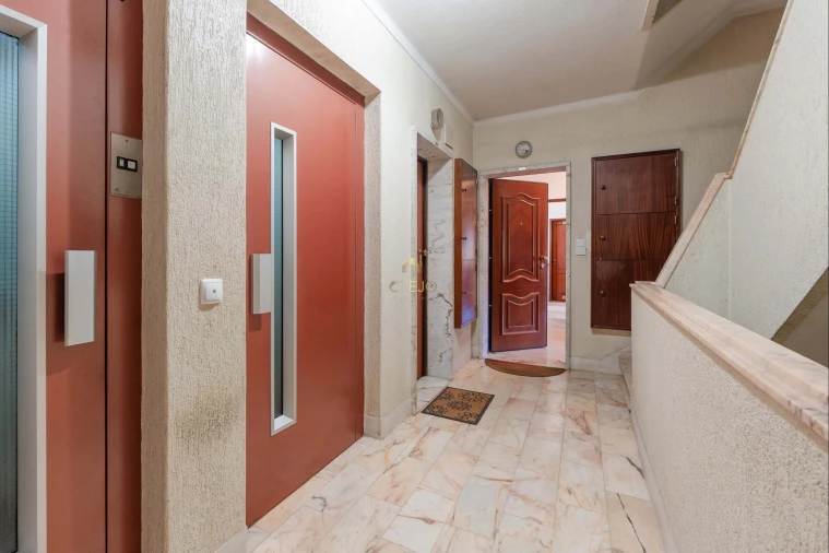 Apartamento T3 para Venda em Odivelas Foto 19