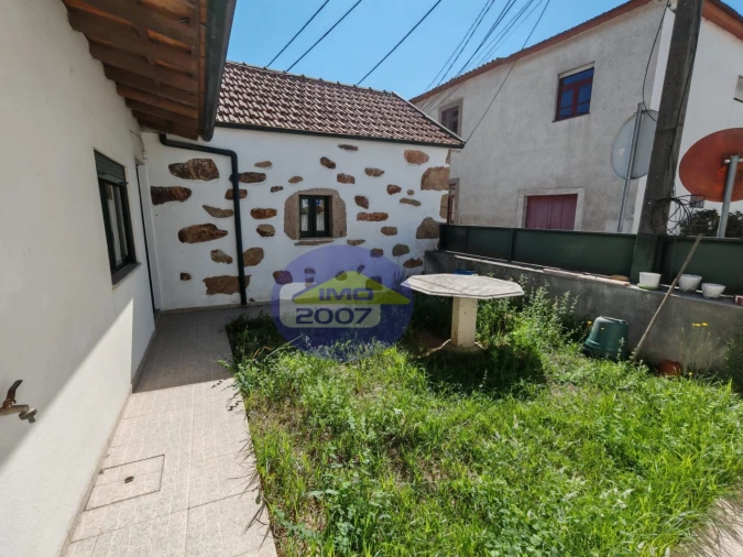Moradia T2 para Venda em Fiães Foto 2