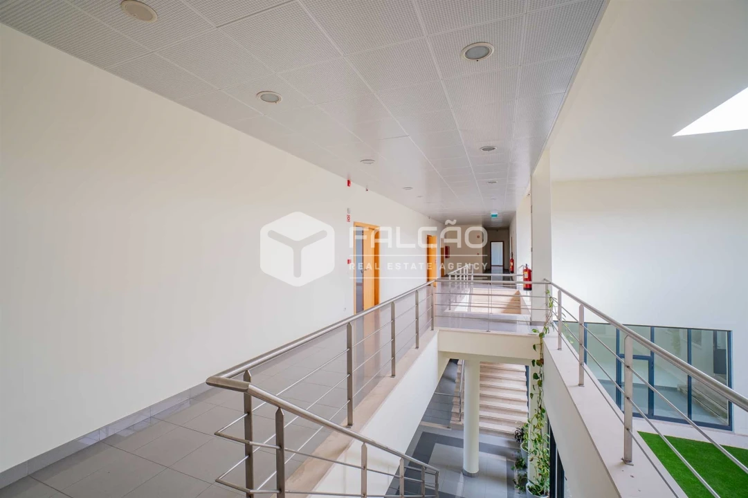 Armazém para Arrendamento em Romeira e Várzea Foto 17