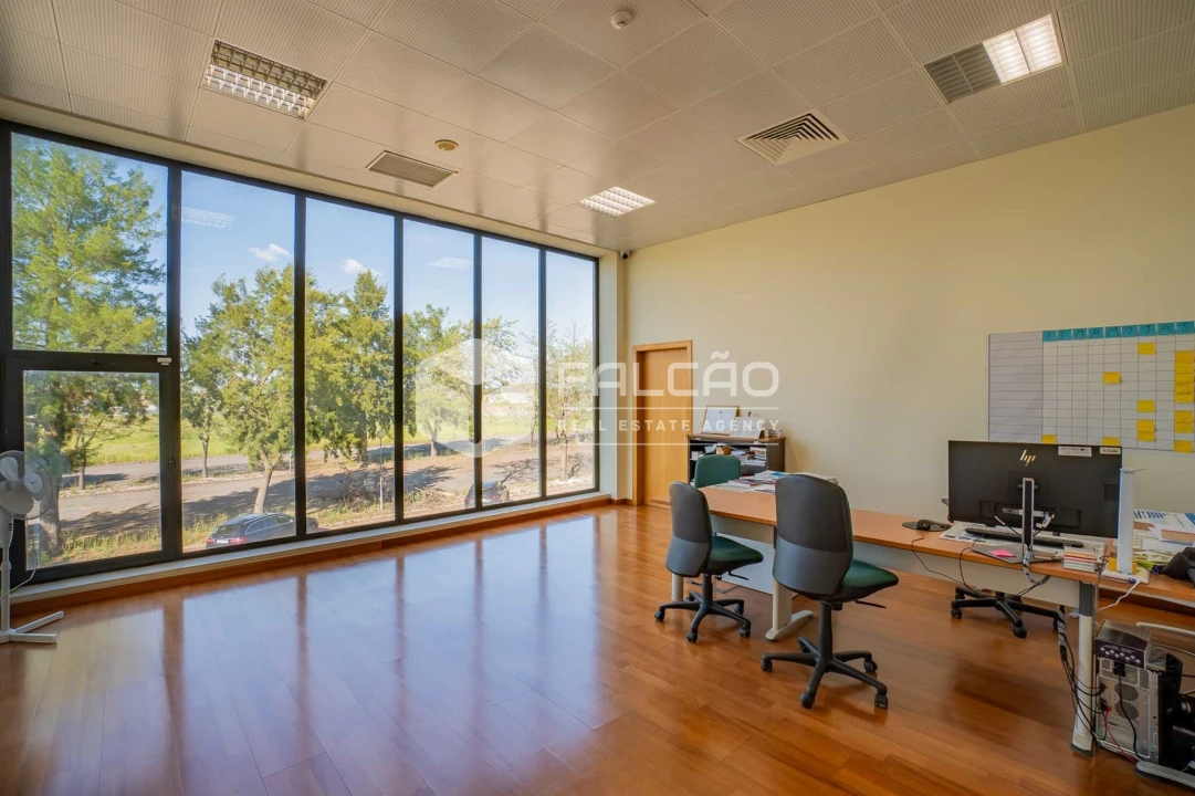 Armazém para Arrendamento em Romeira e Várzea Foto 19