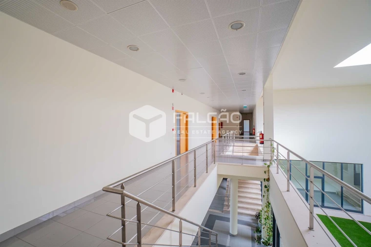 Armazém para Arrendamento em Romeira e Várzea Foto 17