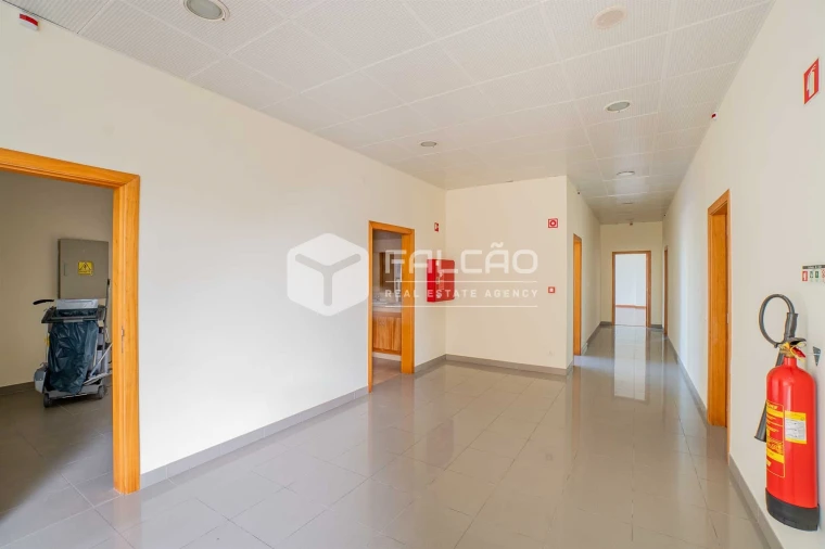 Armazém para Arrendamento em Romeira e Várzea Foto 14