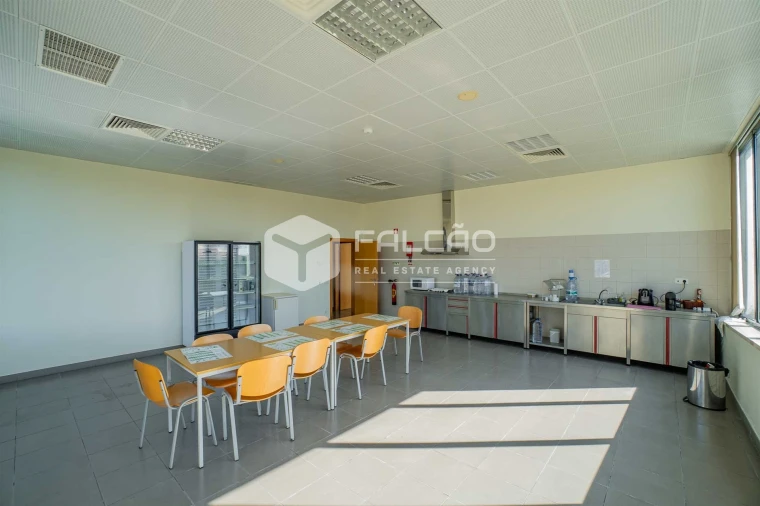 Armazém para Arrendamento em Romeira e Várzea Foto 11