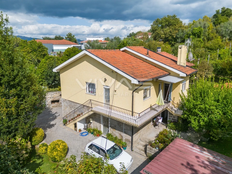 Moradia T4 para Venda em Crespos e Pousada Foto 2