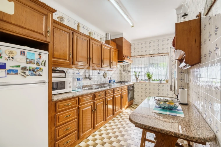 Moradia T4 para Venda em Crespos e Pousada Foto 12