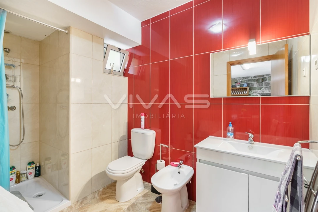 Moradia T4 para Venda em Crespos e Pousada Foto 9