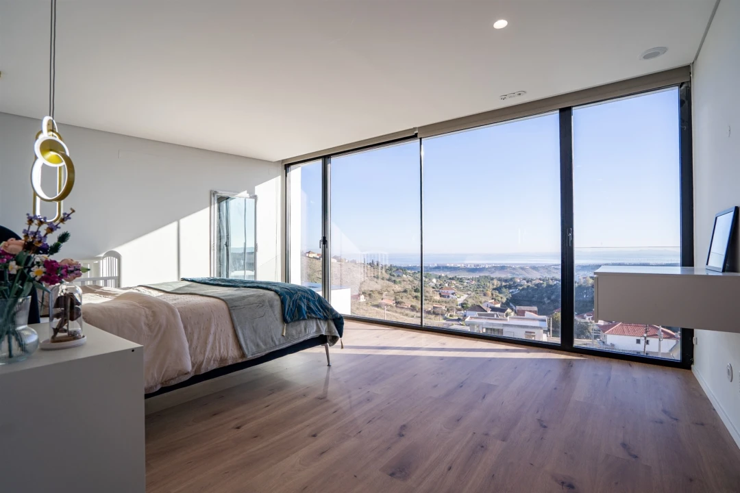 Moradia T4 para Venda em Vialonga Foto 44