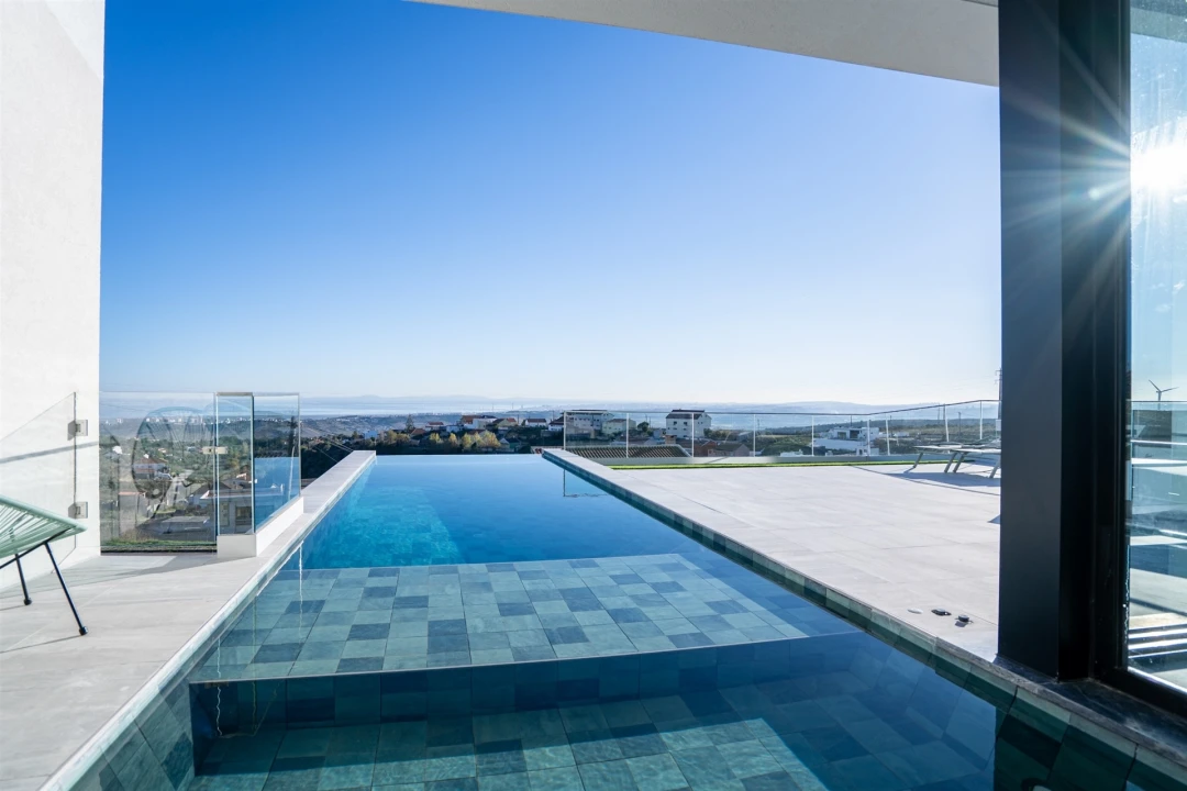 Moradia T4 para Venda em Vialonga Foto 32