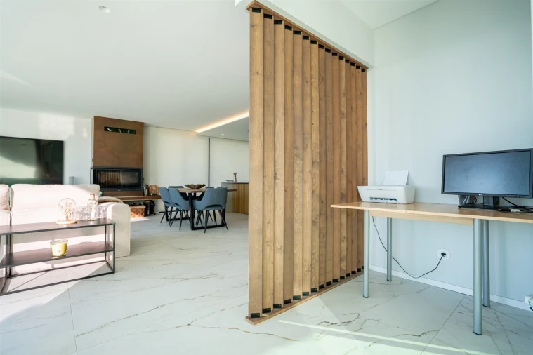 Moradia T4 para Venda em Vialonga Foto 33