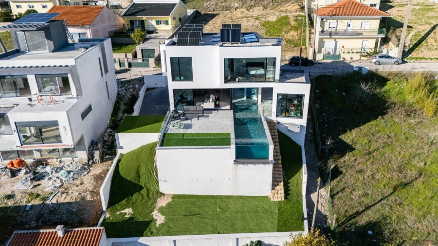 Moradia T4 para Venda em Vialonga Foto 9