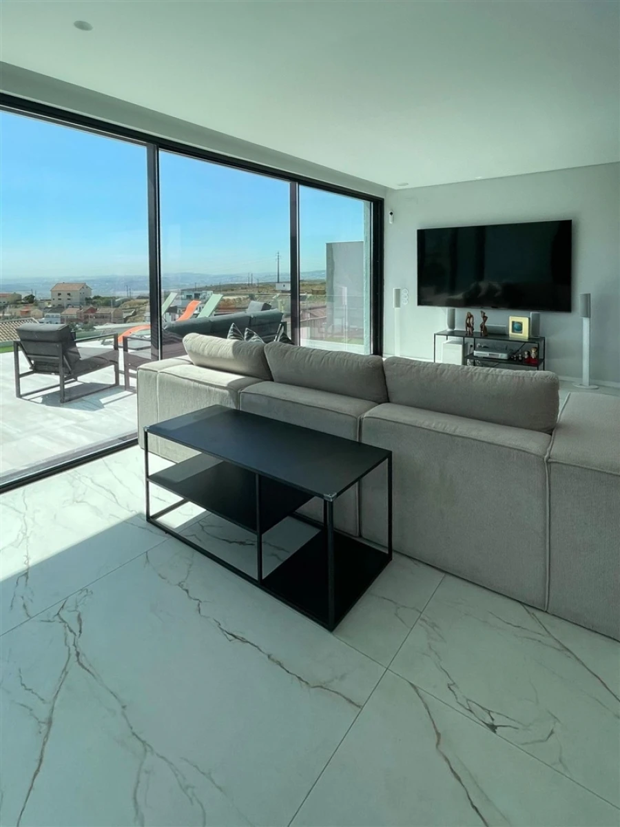 Moradia T4 para Venda em Vialonga Foto 29