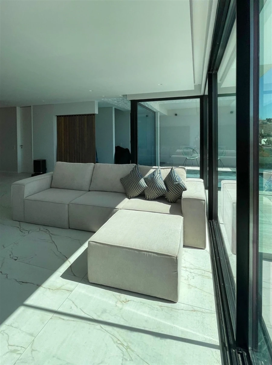 Moradia T4 para Venda em Vialonga Foto 23