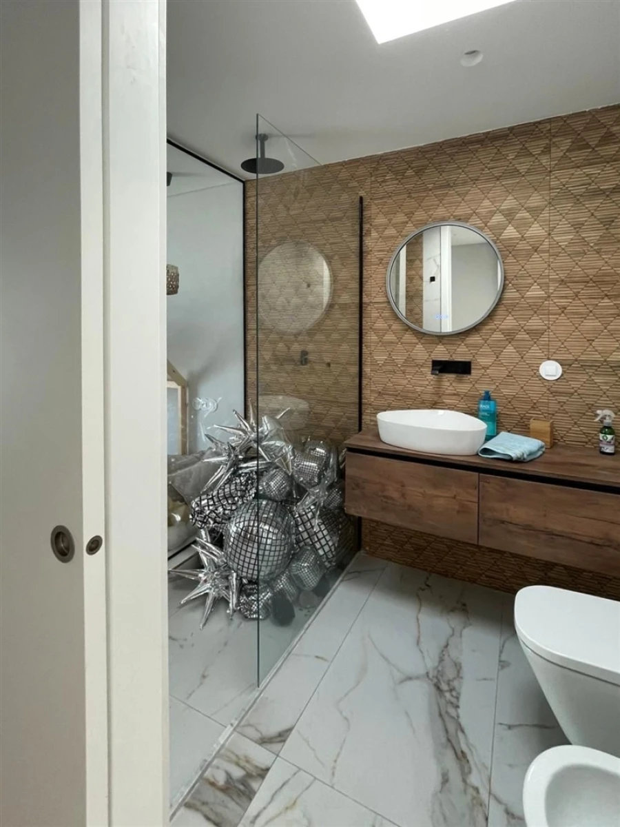 Moradia T4 para Venda em Vialonga Foto 39