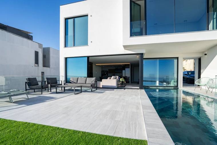 Moradia T4 para Venda em Vialonga Foto 3