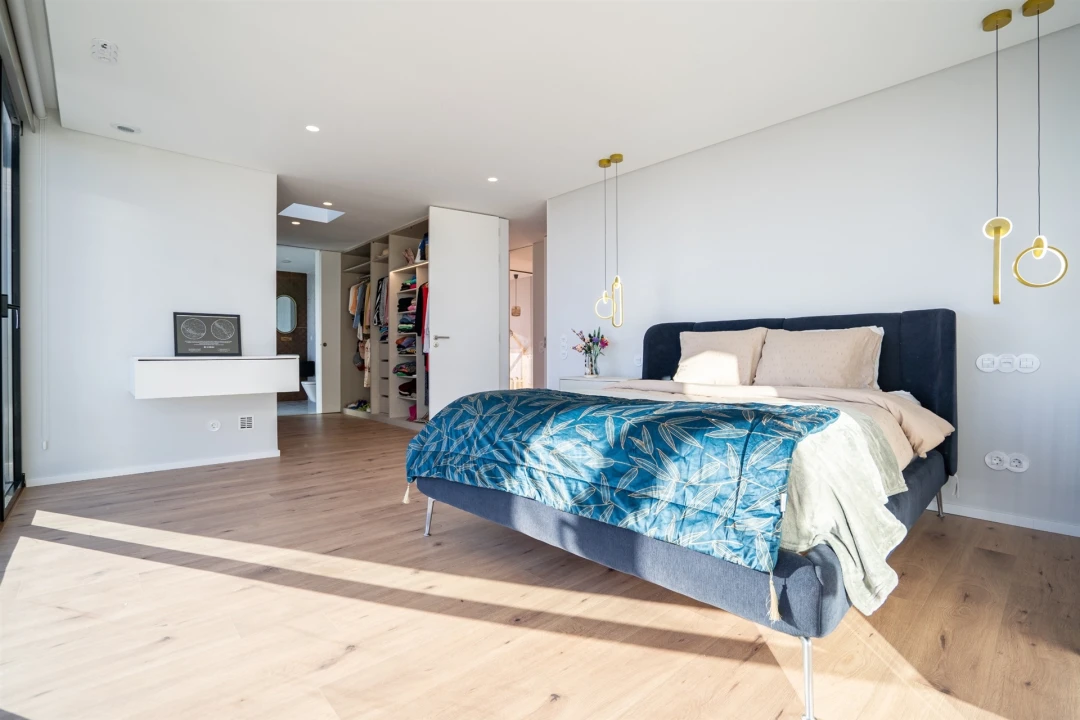 Moradia T4 para Venda em Vialonga Foto 46