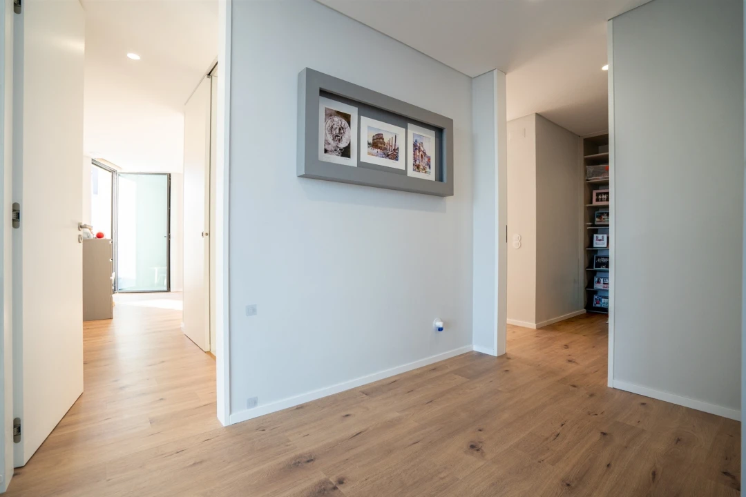 Moradia T4 para Venda em Vialonga Foto 43