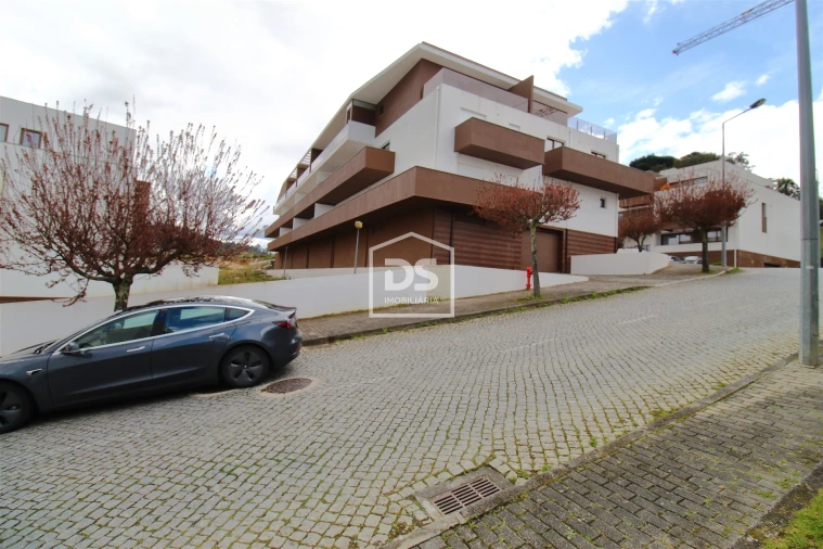 Apartamento T3 para Arrendamento em Sobrado e Bairros Foto 22