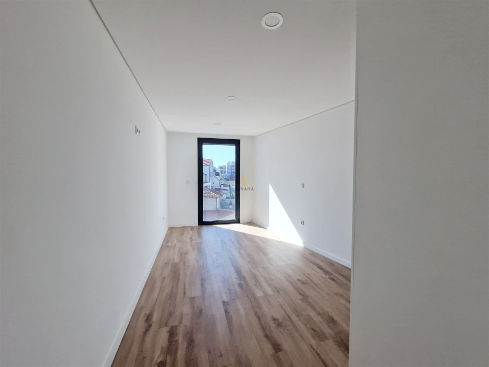 Apartamento T4 para Venda em Viseu Foto 10