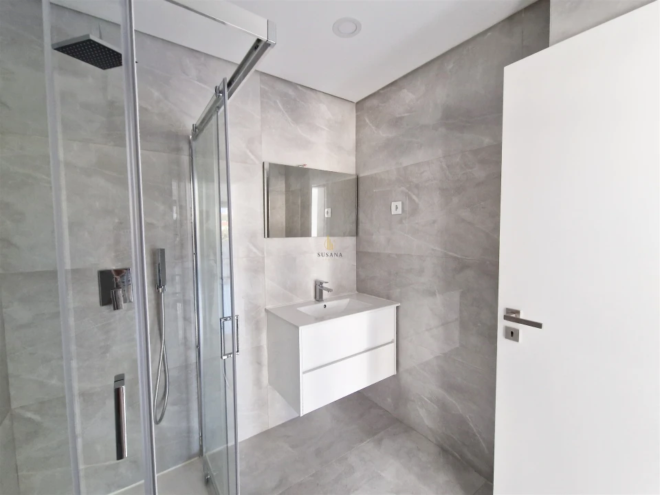 Apartamento T4 para Venda em Viseu Foto 2