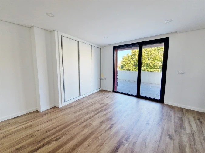 Apartamento T4 para Venda em Viseu Foto 24