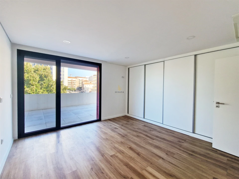 Apartamento T4 para Venda em Viseu Foto 15