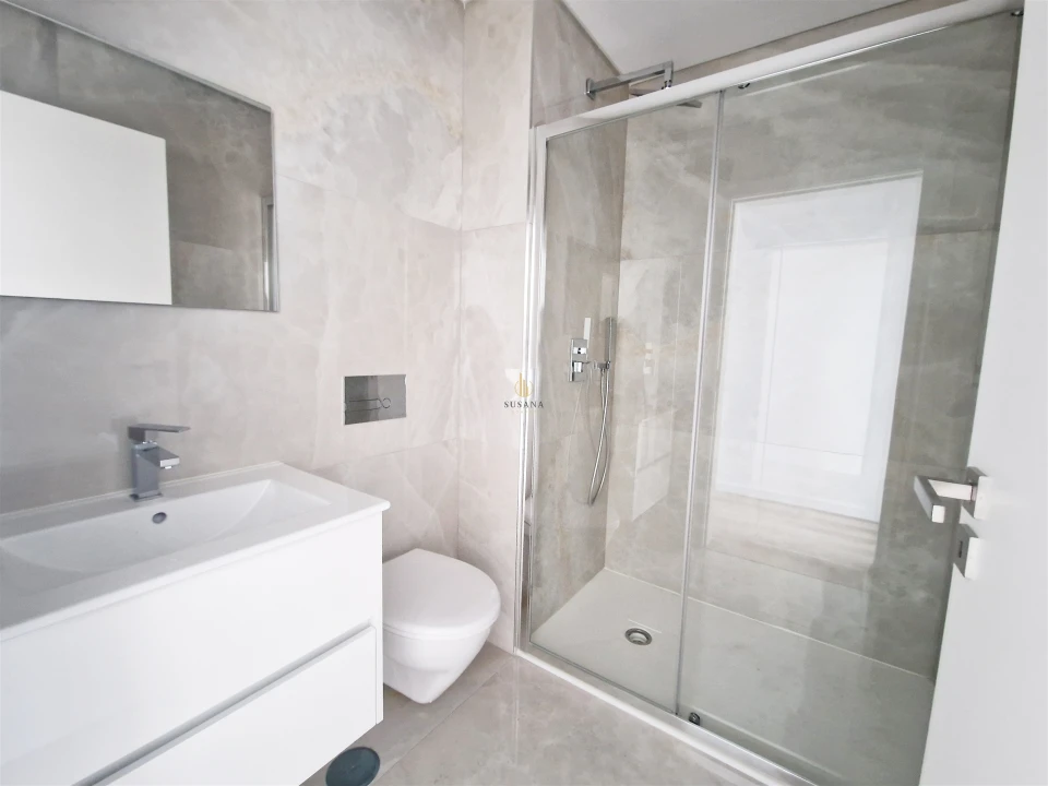 Apartamento T4 para Venda em Viseu Foto 17