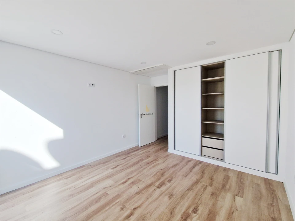 Apartamento T4 para Venda em Viseu Foto 13