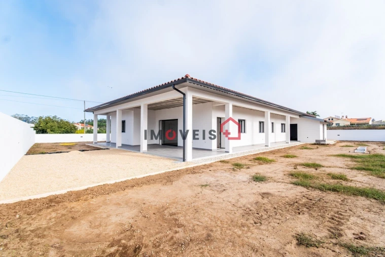 Moradia T3 para Venda em Carriço Foto 6