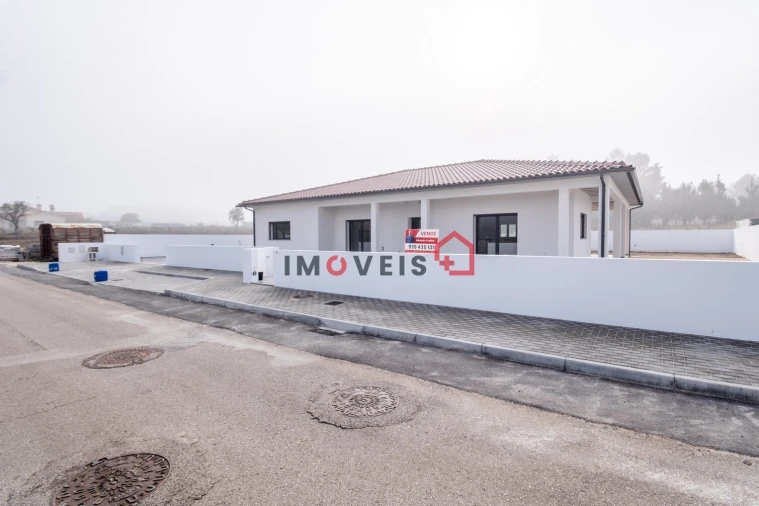 Moradia T3 para Venda em Carriço Foto 2