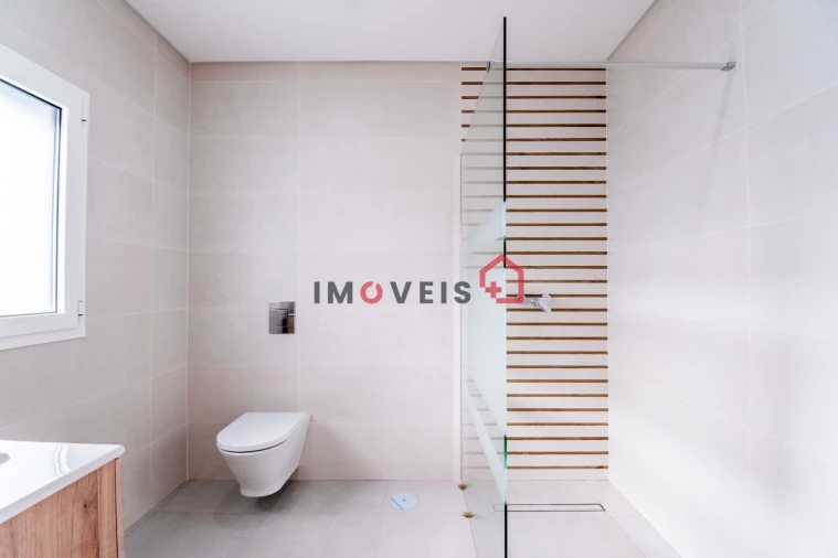 Moradia T3 para Venda em Carriço Foto 14