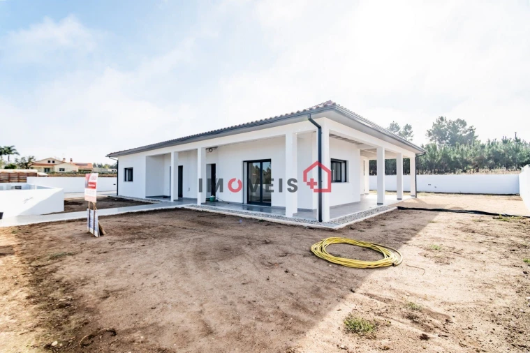 Moradia T3 para Venda em Carriço Foto 11