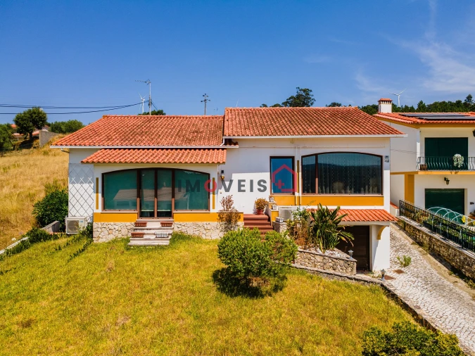 Moradia T3 para Venda em Batalha Foto 1