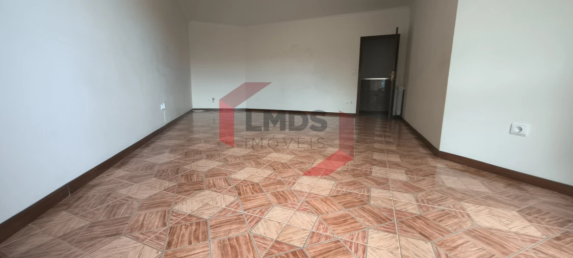 Apartamento T3 para Venda em Sandim, Olival, Lever e Crestuma Foto 12