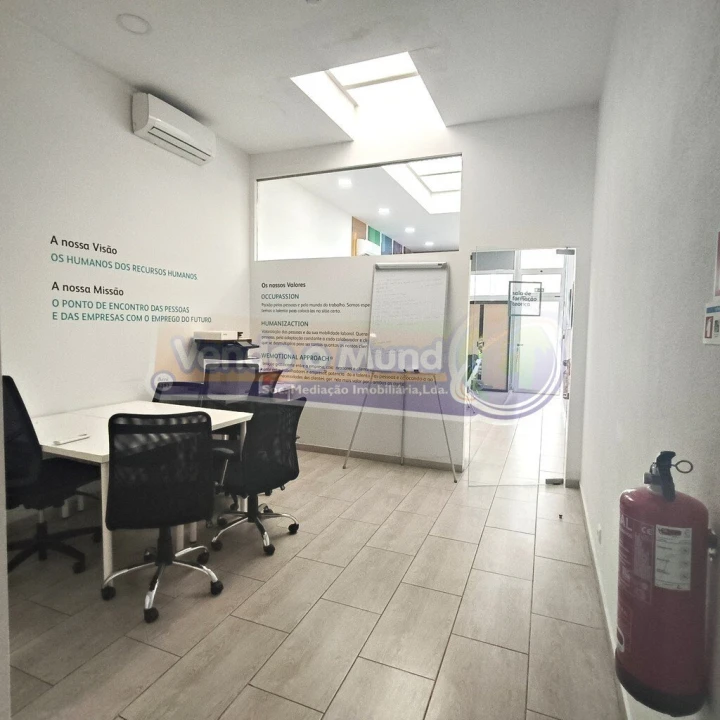 Loja para Venda em Carregado e Cadafais Foto 4