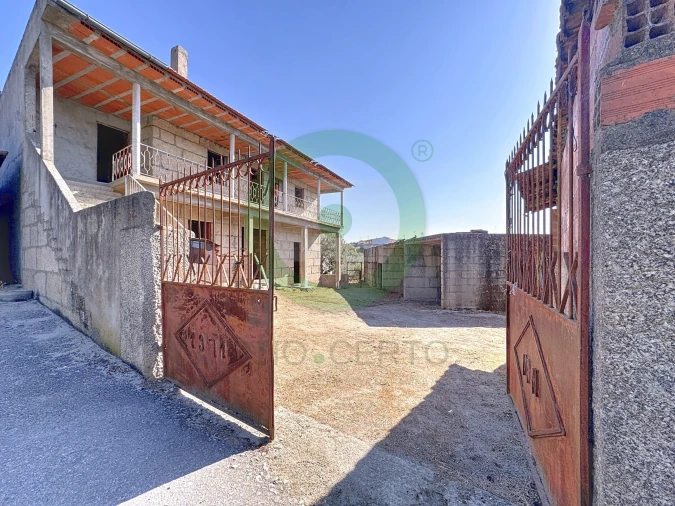 Moradia T4 para Venda em Valpaços e Sanfins Foto 1