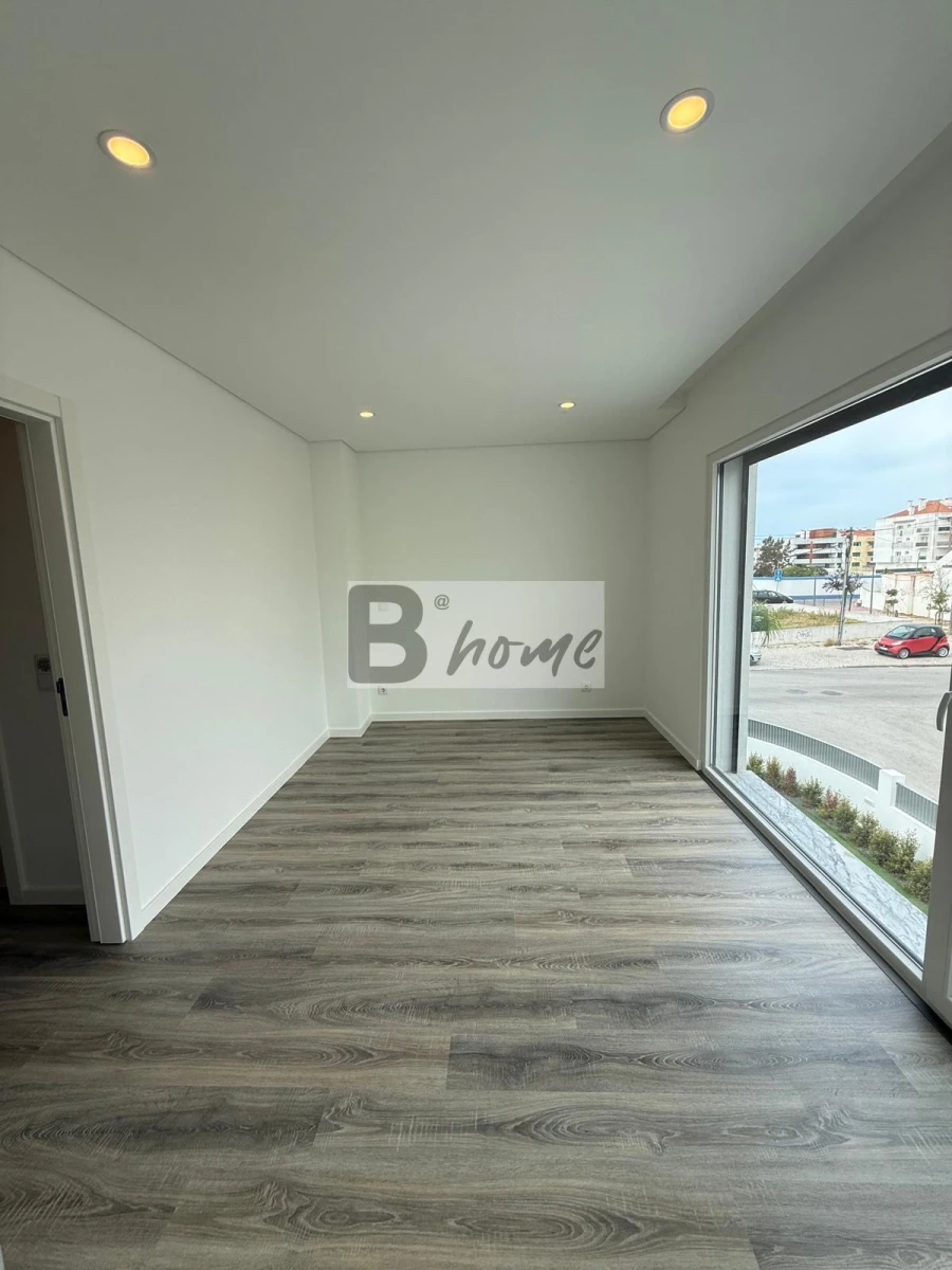 Moradia T3 para Venda em Charneca de Caparica e Sobreda Foto 5