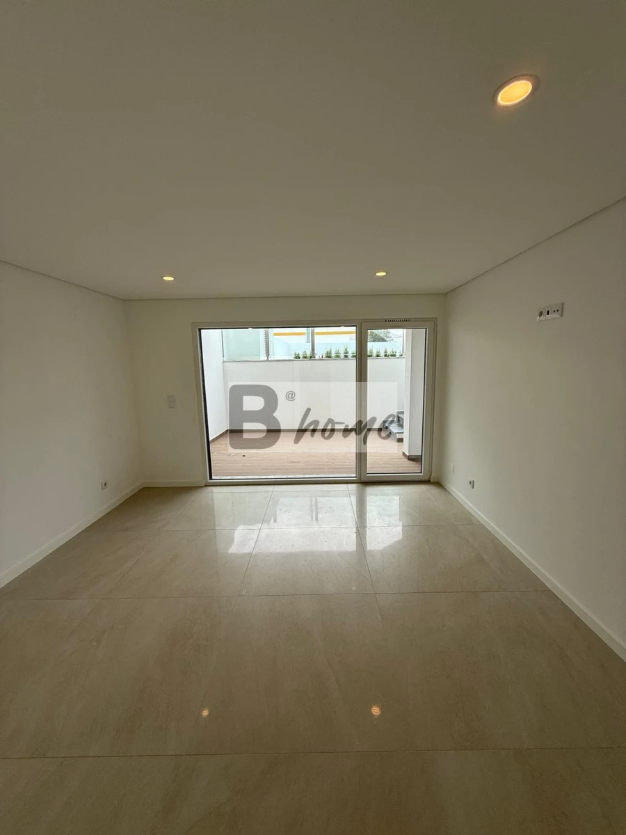 Moradia T3 para Venda em Charneca de Caparica e Sobreda Foto 8