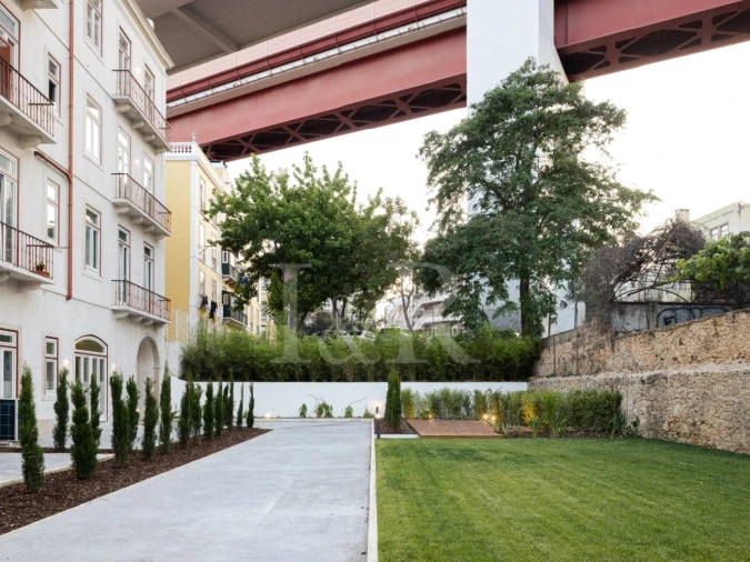Apartamento T4 para Venda em Alcantara Foto 4