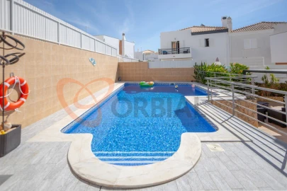 Moradia T4 para Venda em Albufeira e Olhos de Água