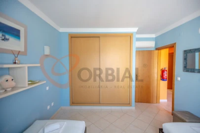 Moradia T4 para Venda em Albufeira e Olhos de Água