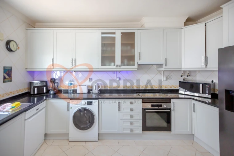 Moradia T4 para Venda em Albufeira e Olhos de Água Foto 8