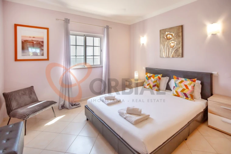 Moradia T4 para Venda em Albufeira e Olhos de Água Foto 29