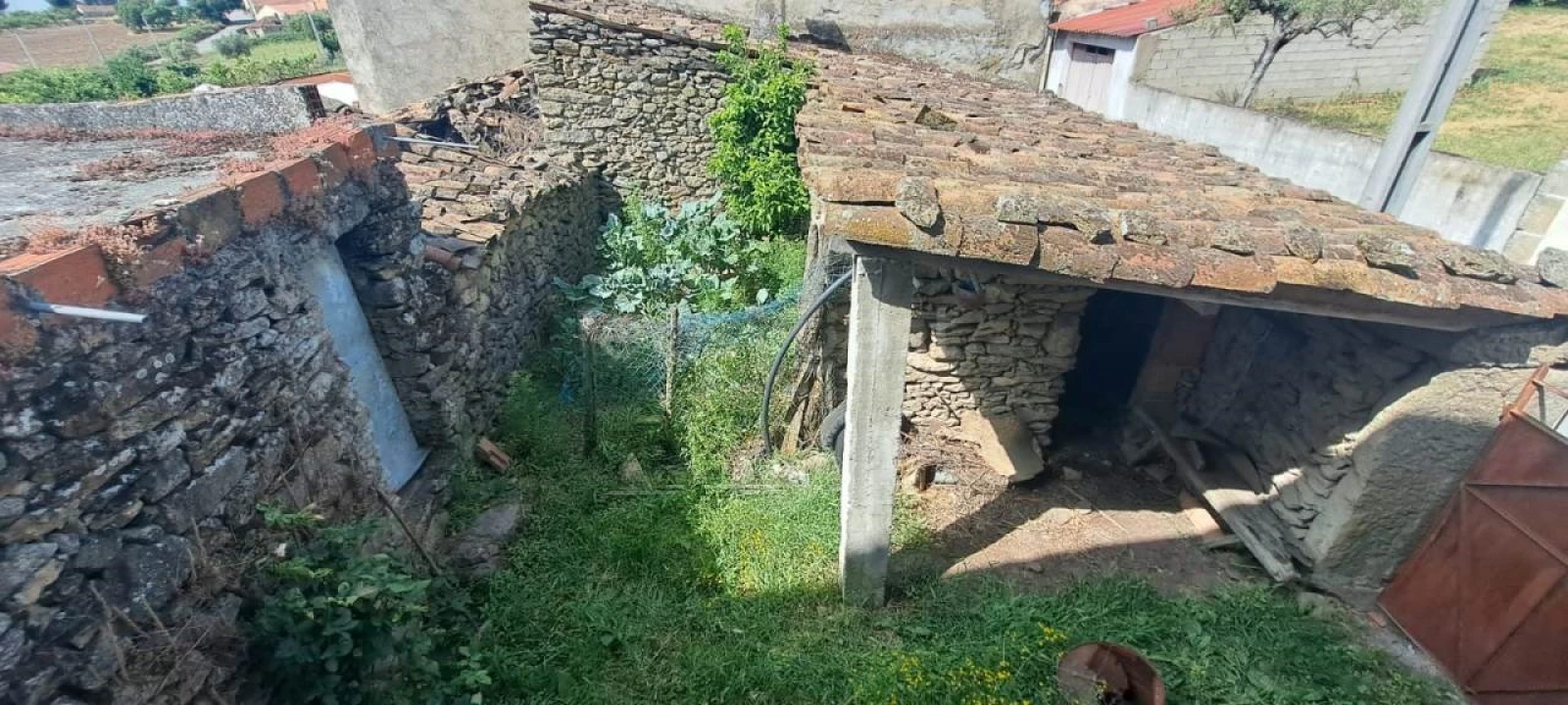 Moradia T5 para Venda em Urros Foto 9