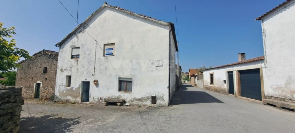 Moradia T5 para Venda em Urros
