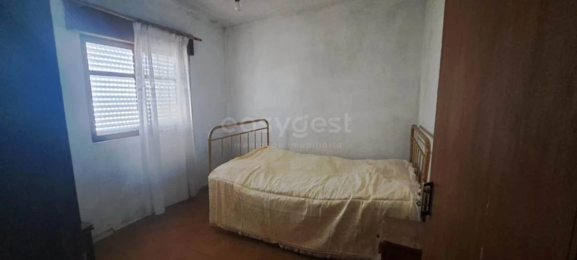 Moradia T5 para Venda em Urros Foto 5