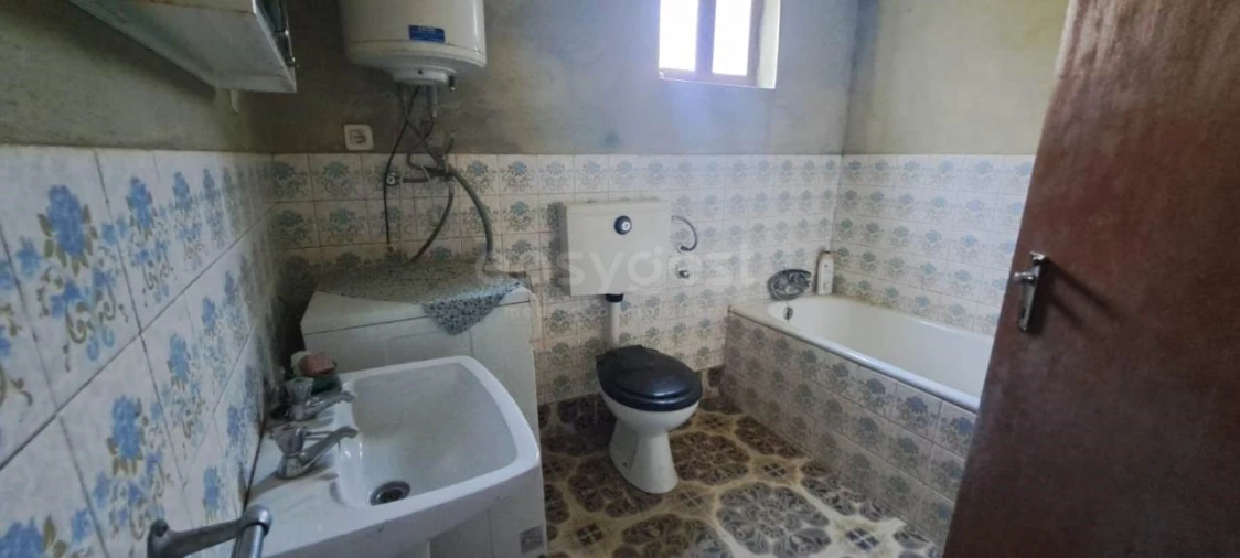 Moradia T5 para Venda em Urros Foto 8