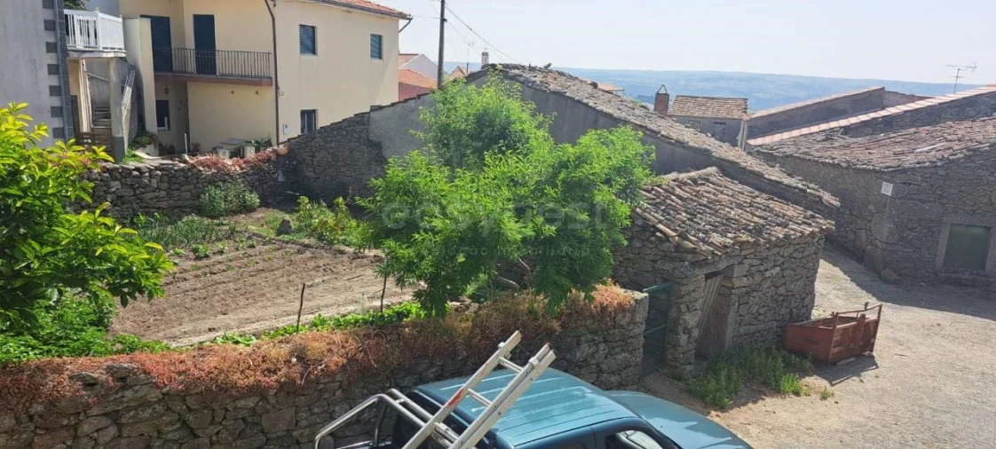 Moradia T5 para Venda em Urros Foto 11